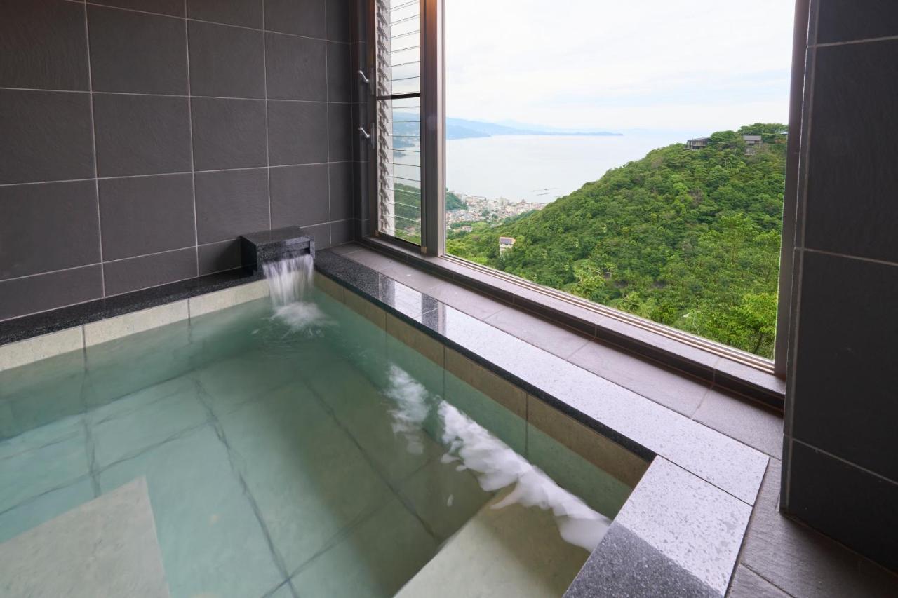 Suite Villa Ocean View Minami-Atami Атами Екстериор снимка